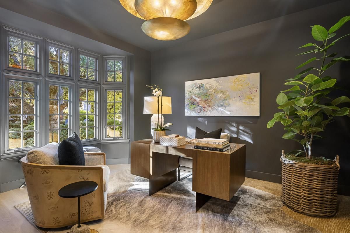 Home Office, Interior