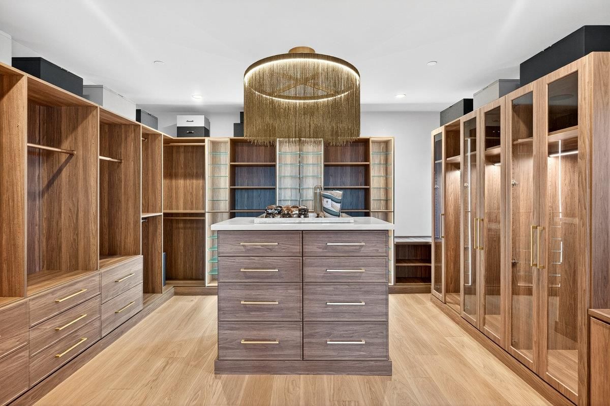 Interior, Recessed Lighting, Walk-in Closets, Wood Texture Flooring
