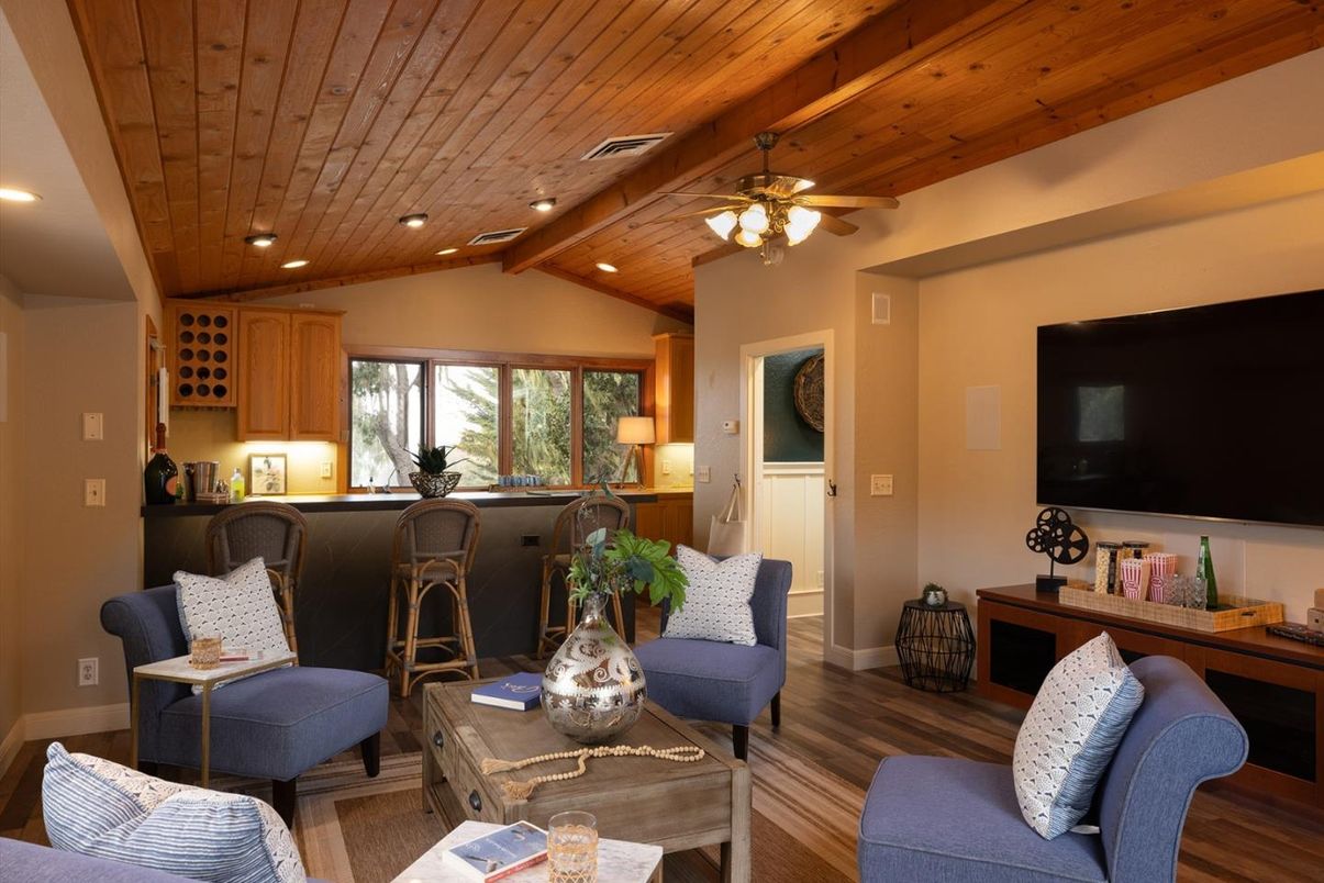 Interior, Living room, Recessed Lighting, Wooden Beams, Wooden Ceilings, Wood Texture Flooring