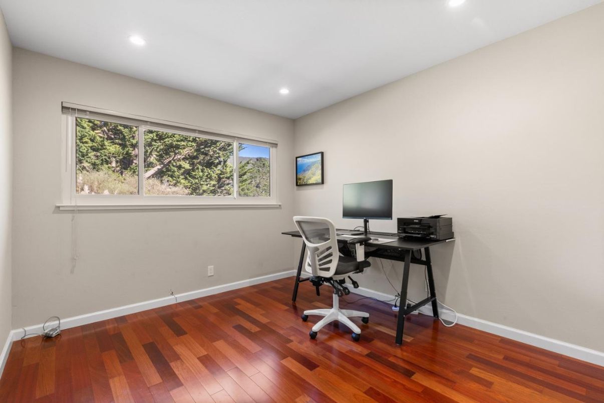 Home Office, Interior, Recessed Lighting, Wood Texture Flooring