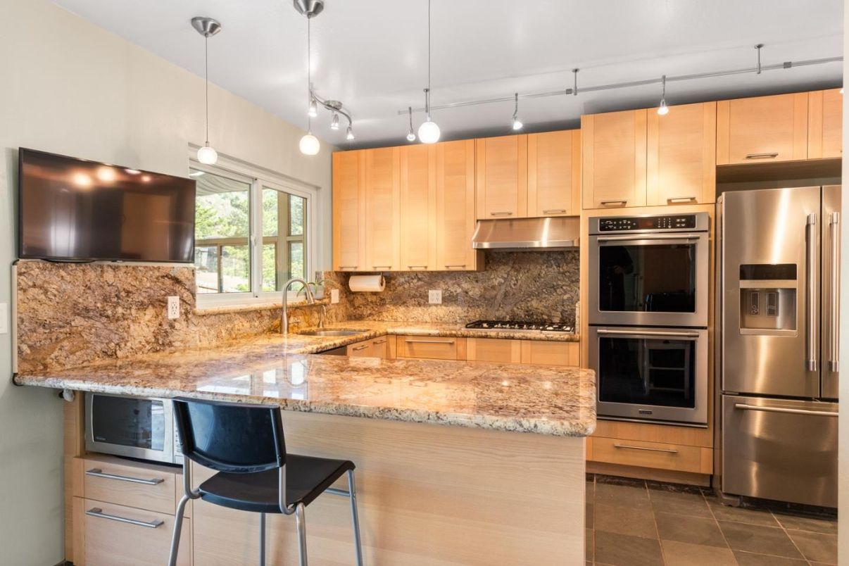 Interior, Kitchen, Pendant Lights, Stainless Steel Appliances