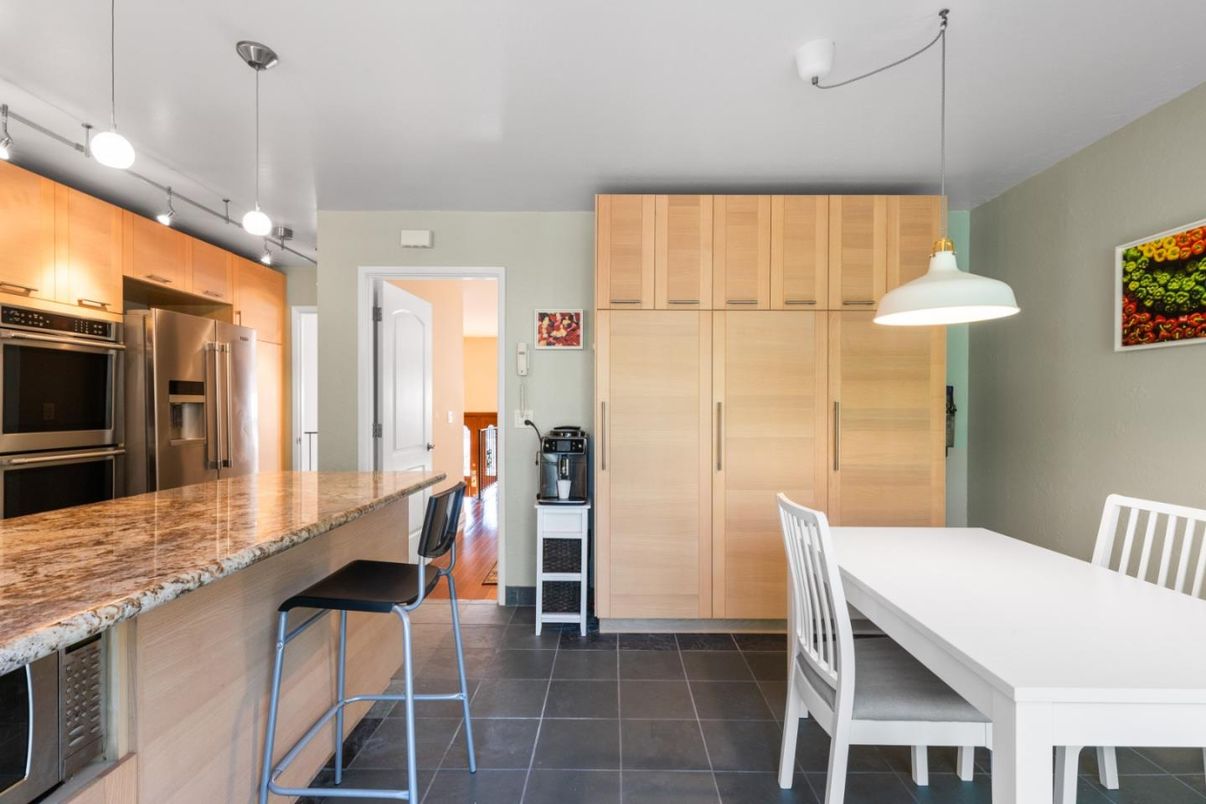 Dining room, Interior, Kitchen, Pendant Lights, Stainless Steel Appliances