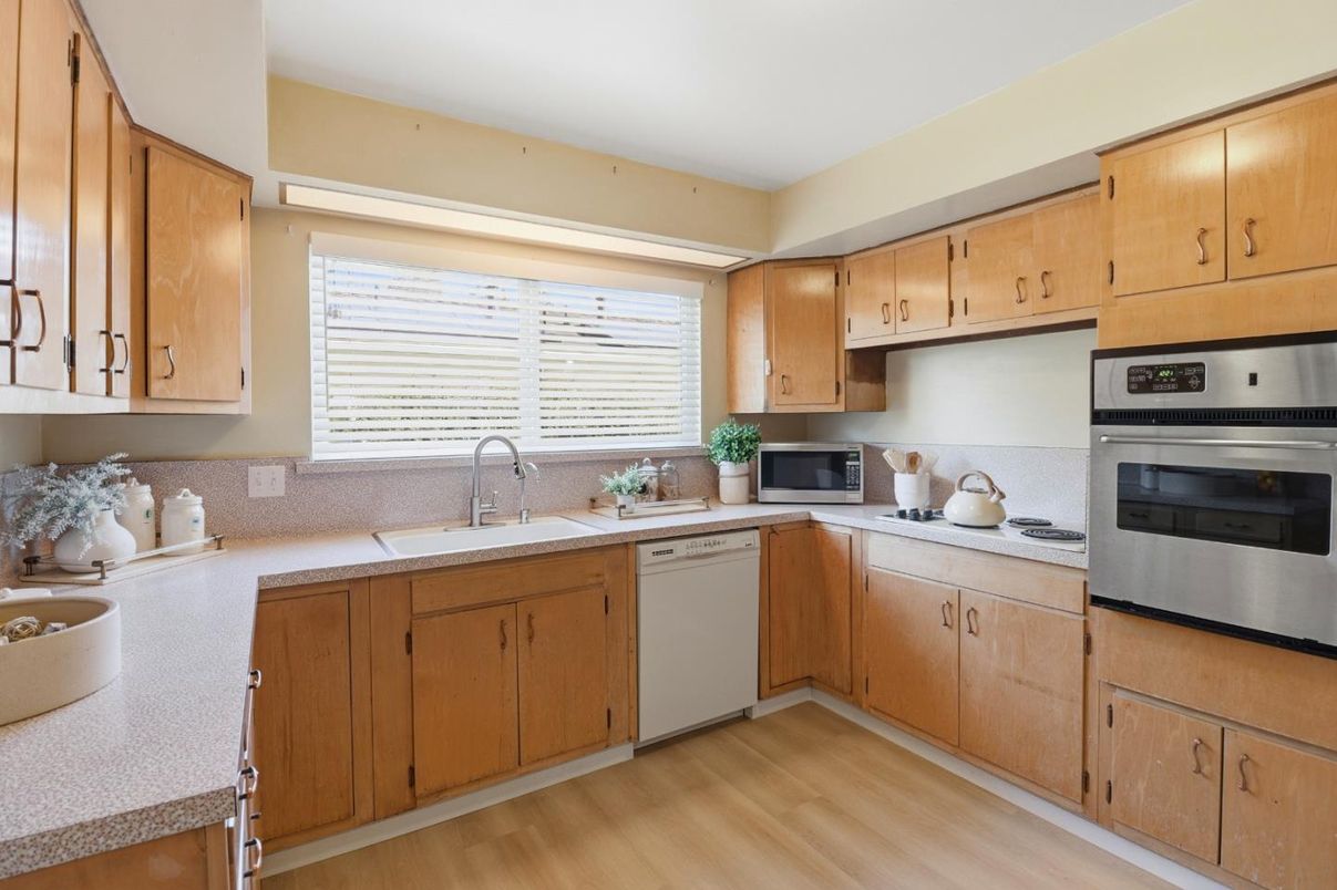 Interior, Kitchen, Stainless Steel Appliances, Wood Texture Flooring