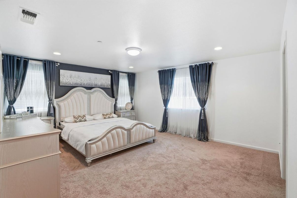 Bedroom, Interior, Recessed Lighting