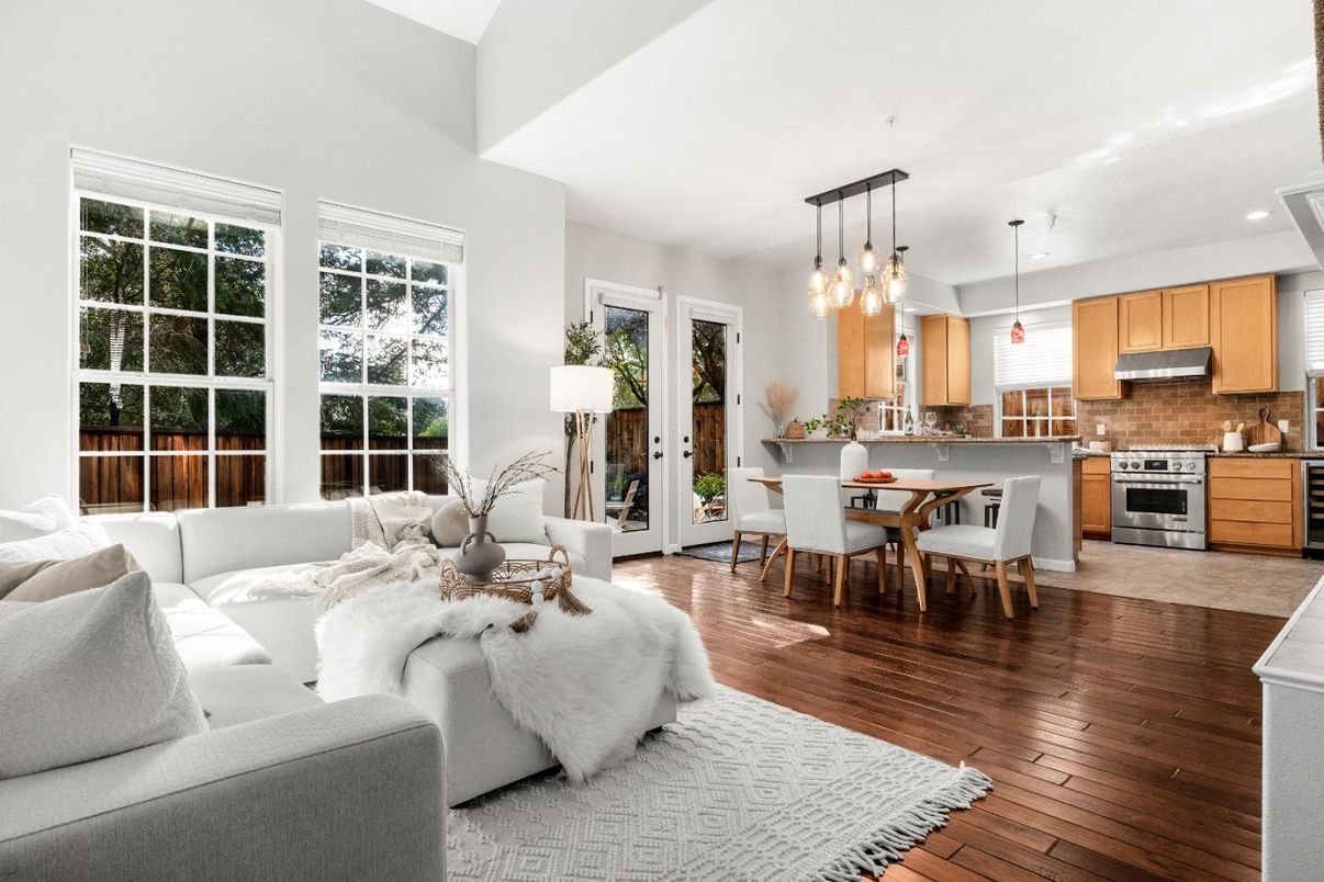 Dining room, Interior, Kitchen, Living room, Pendant Lights, Recessed Lighting, Stainless Steel Appliances, Wood Texture Flooring