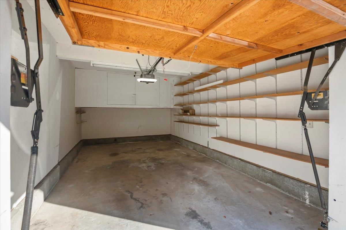 Garage, Interior, Wooden Beams
