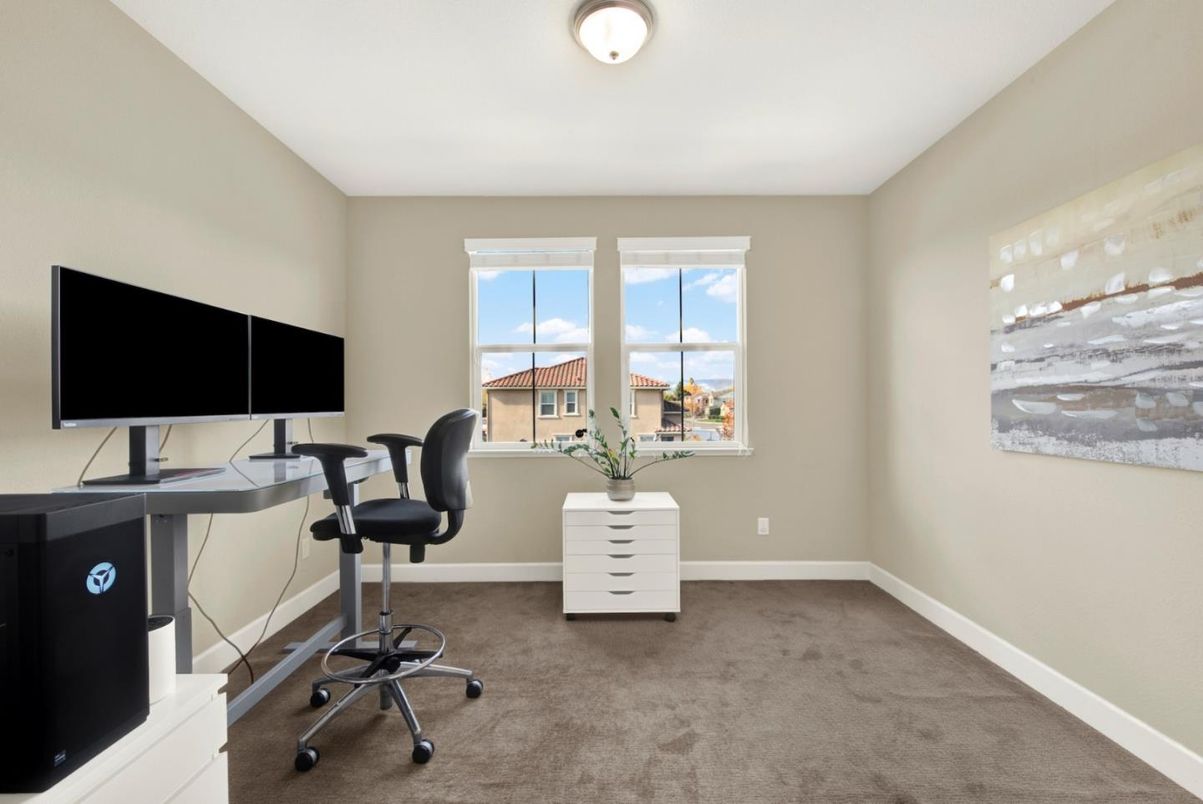 Home Office, Interior