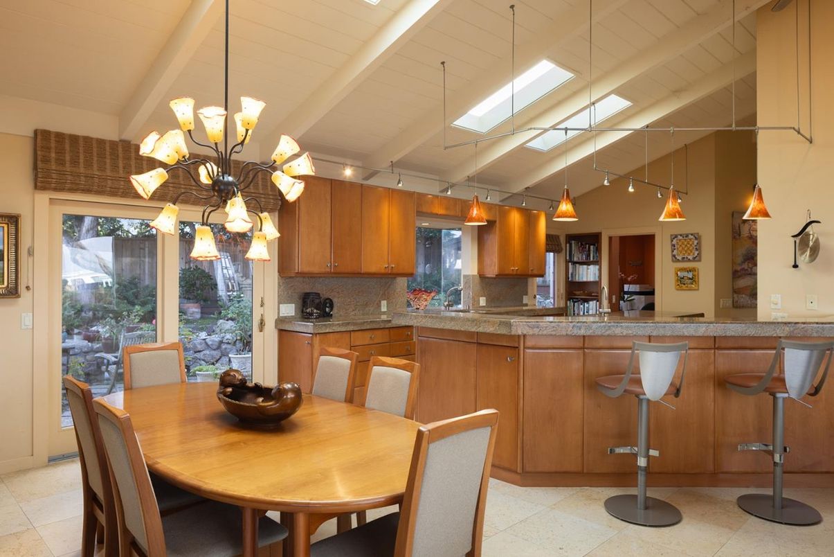 Chandelier, Dining room, Interior, Kitchen, Pendant Lights