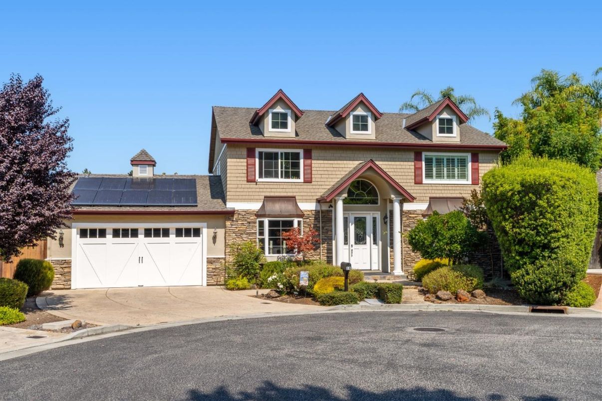 Attached, Exterior, Facade, Solar Panels, Cape Cod