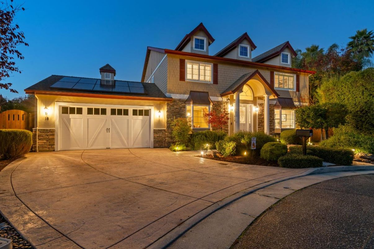 Attached, Exterior, Facade, Solar Panels, French Provincial