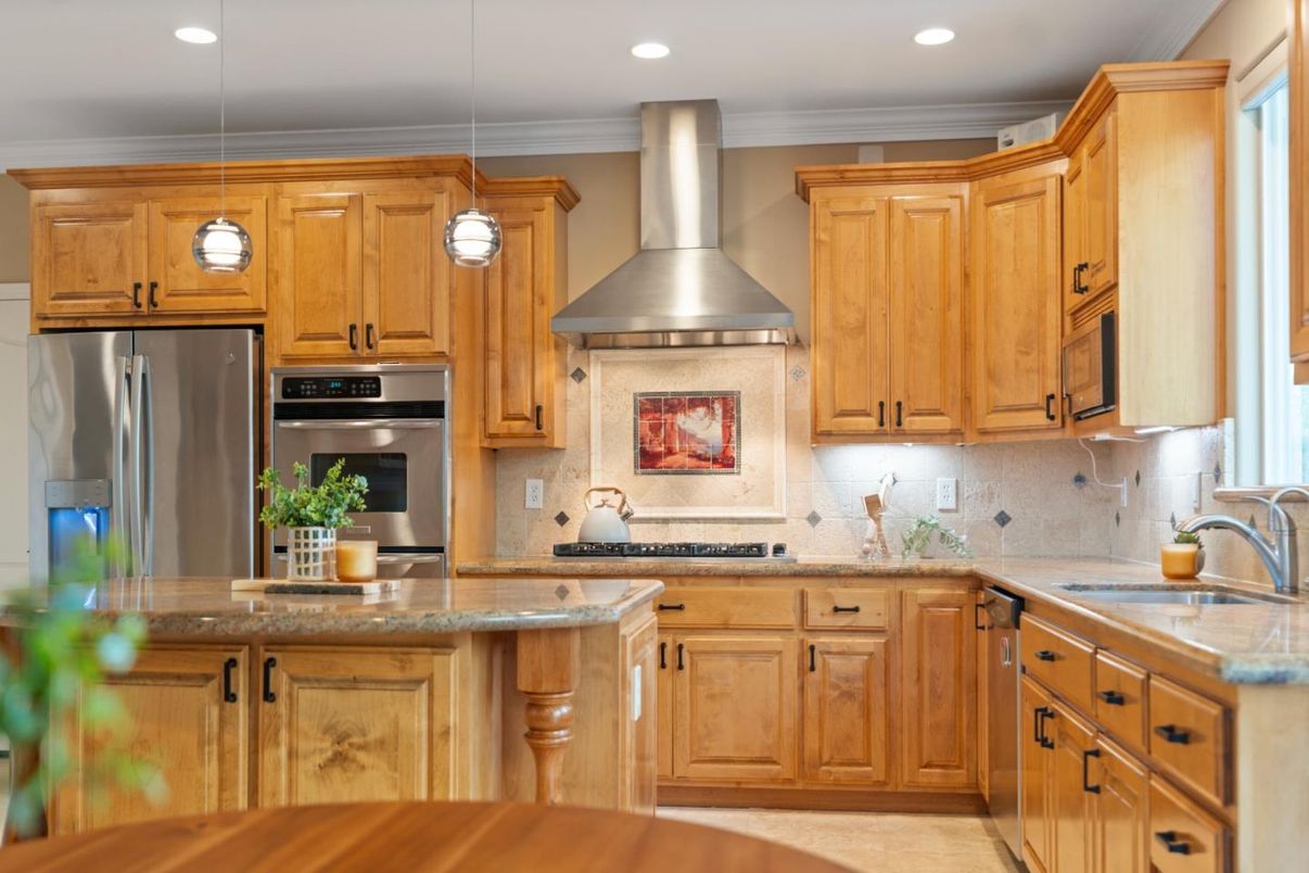 Interior, Kitchen, Pendant Lights, Recessed Lighting, Stainless Steel Appliances