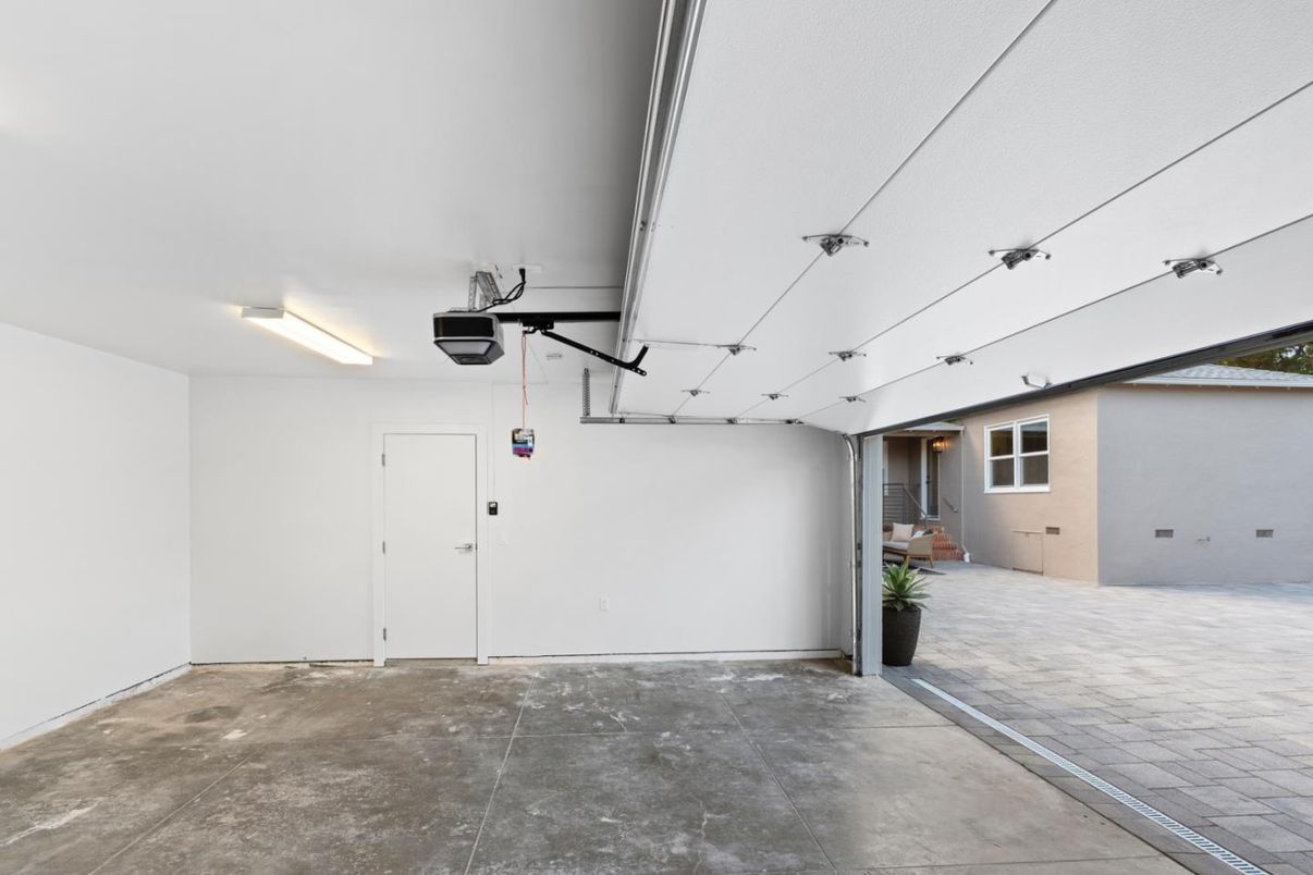Garage, Interior