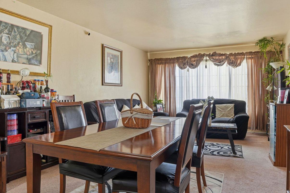 Dining room, Interior
