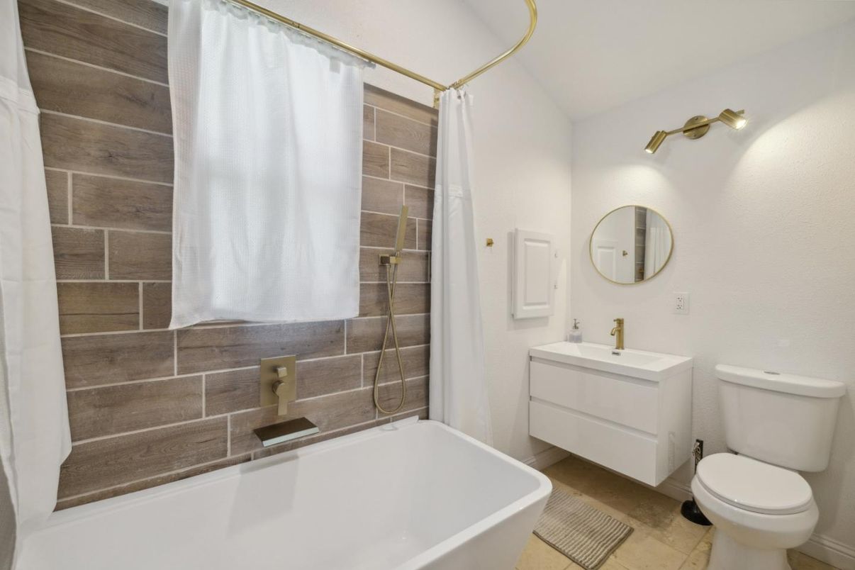 Bathroom, Free Standing Baths, Interior