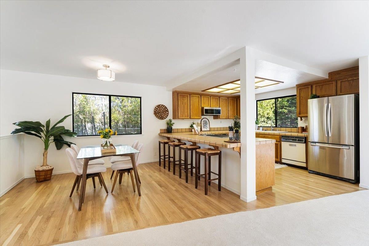 Dining room, Interior, Kitchen, Stainless Steel Appliances, Wood Texture Flooring