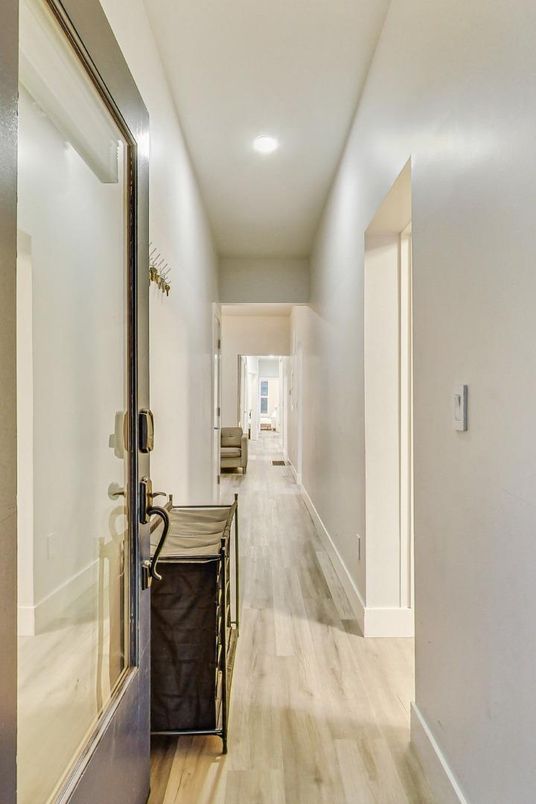 Interior, Recessed Lighting, Wood Texture Flooring