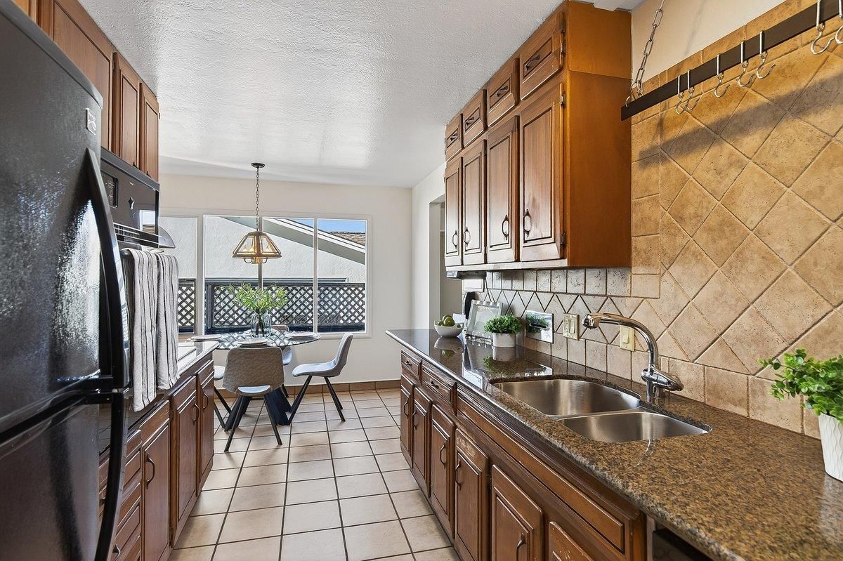 Dining room, Interior, Kitchen, Pendant Lights