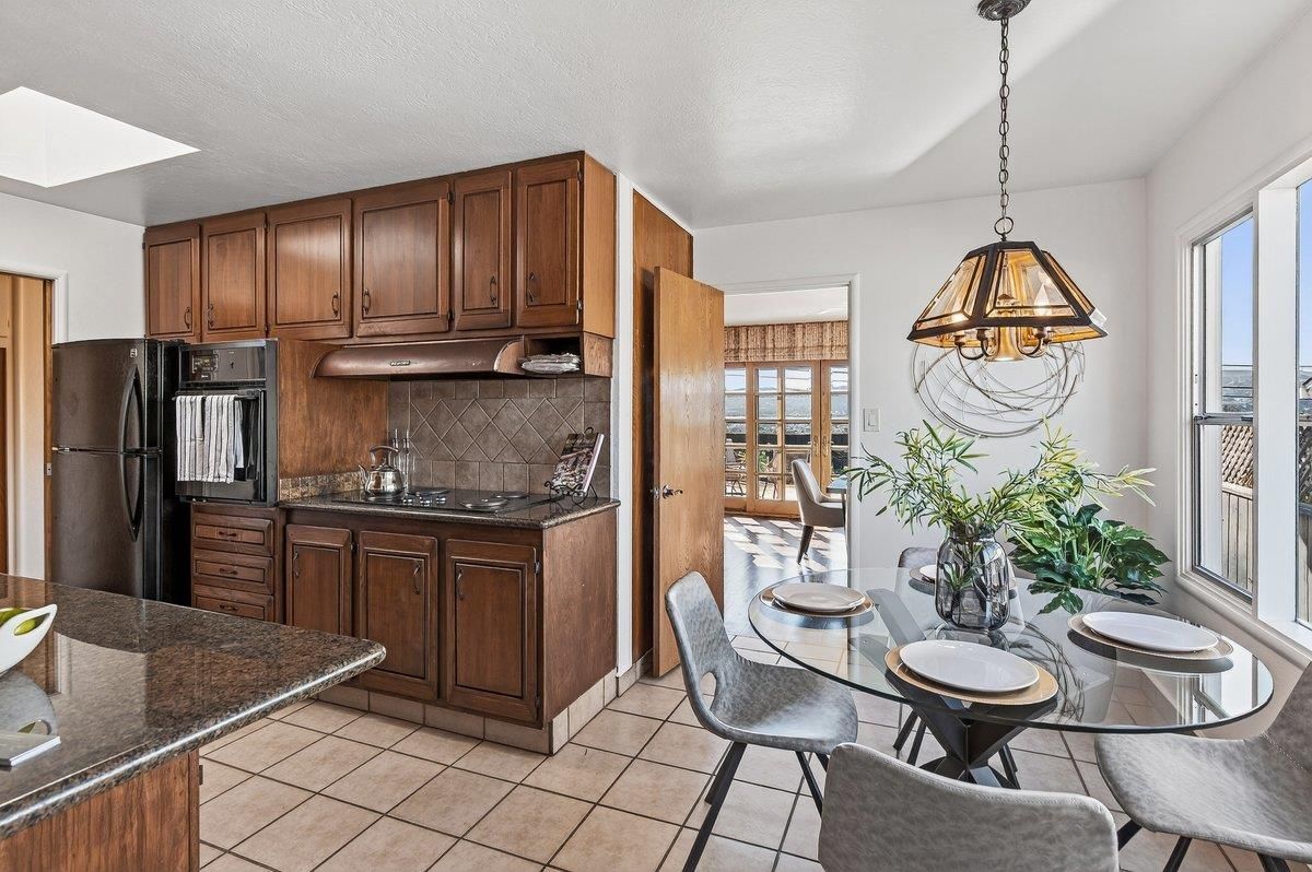 Dining room, Interior, Kitchen, Pendant Lights