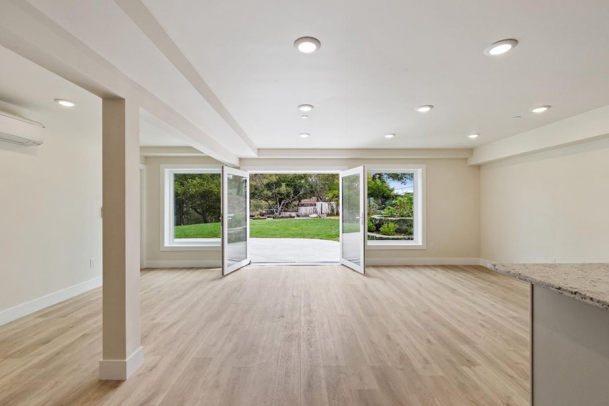 Empty room, Interior, Recessed Lighting, Wood Texture Flooring