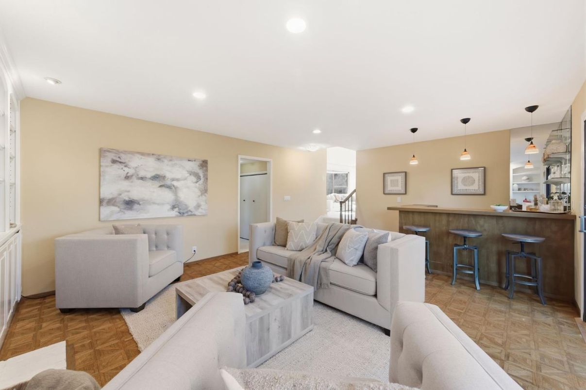Interior, Living room, Pendant Lights, Recessed Lighting, Wood Texture Flooring