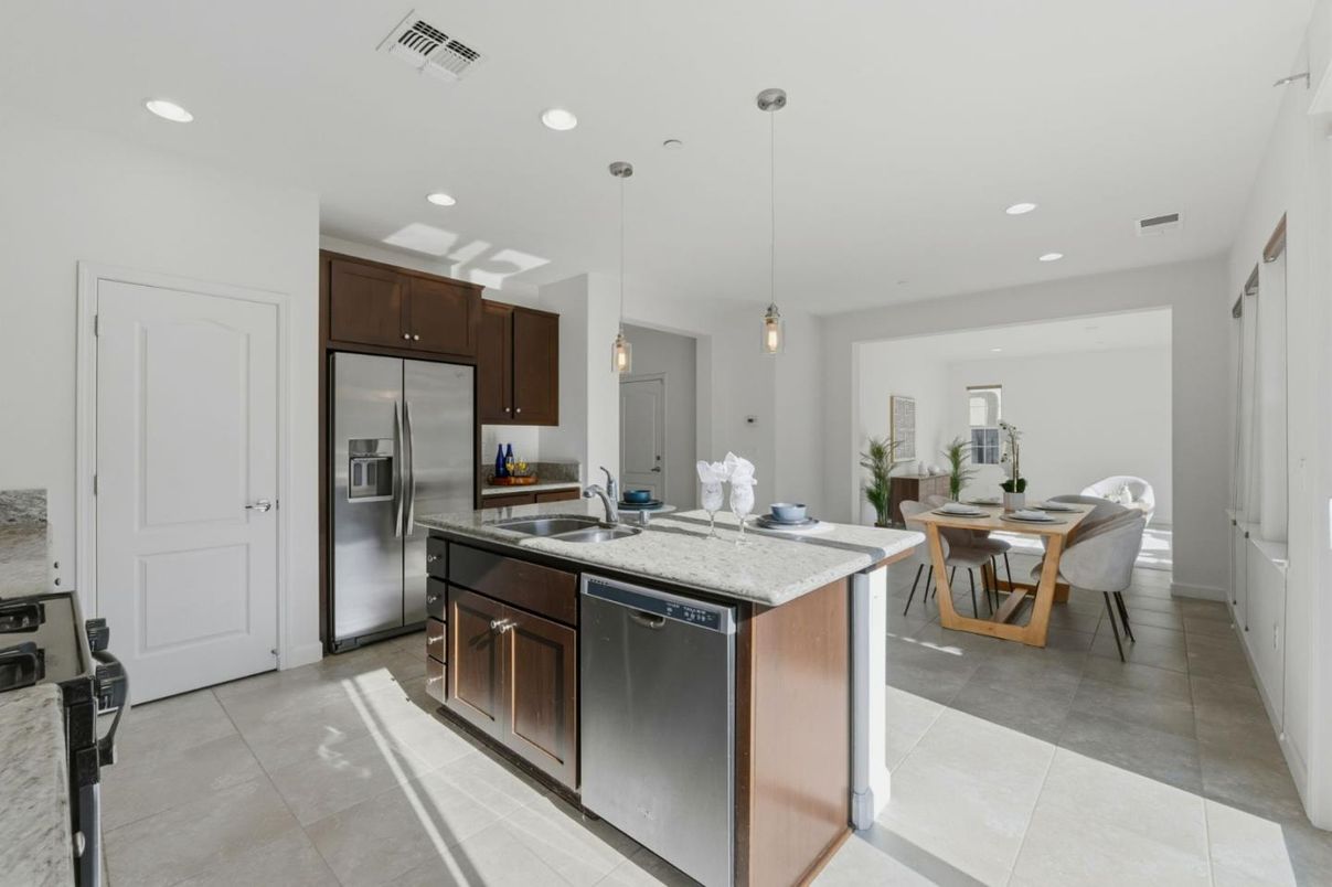Dining room, Interior, Kitchen, Pendant Lights, Recessed Lighting, Stainless Steel Appliances