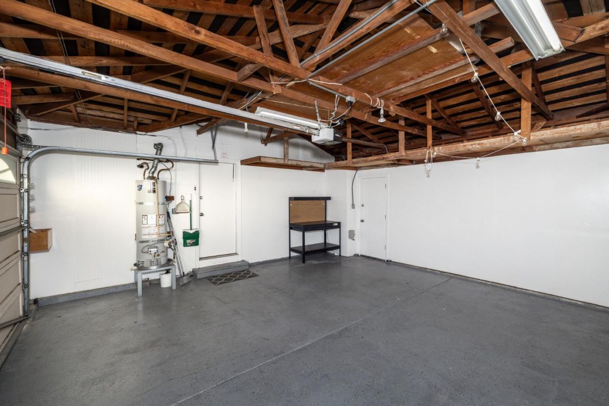 Garage, Interior, Wooden Beams