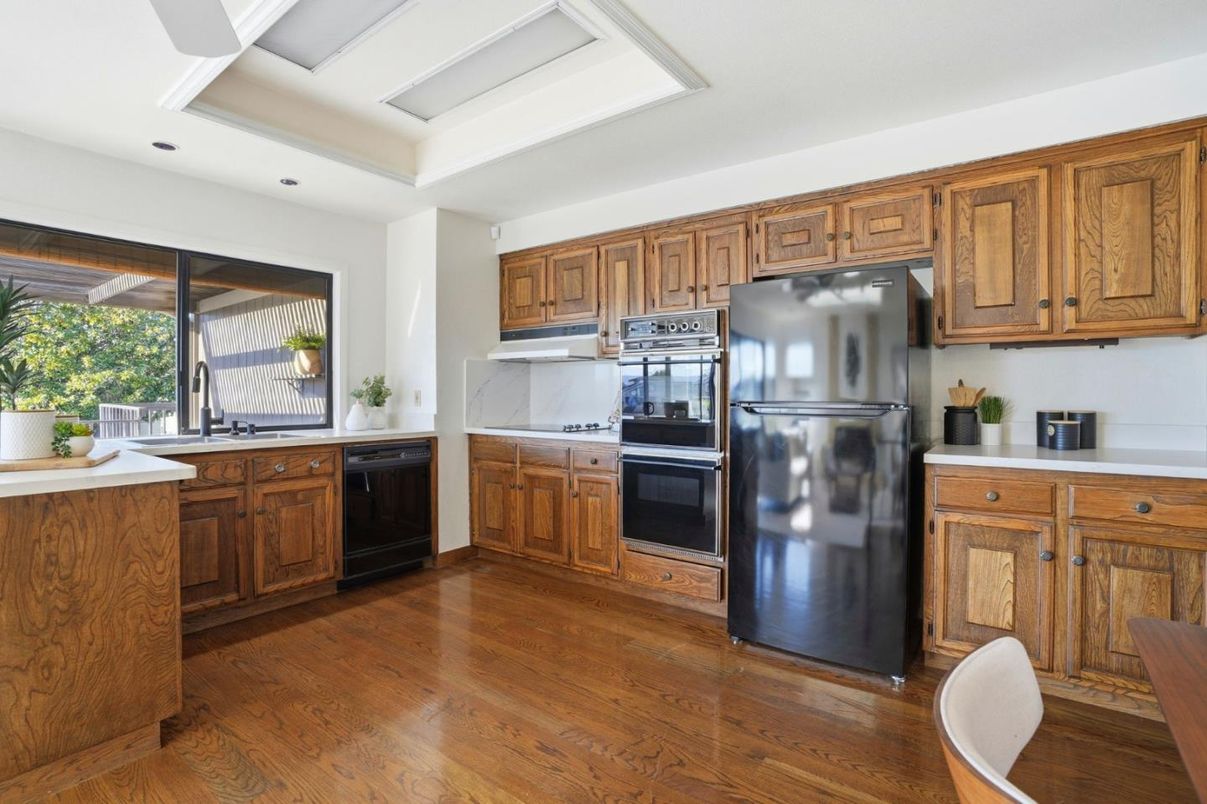 Interior, Kitchen, Recessed Lighting, Wood Texture Flooring