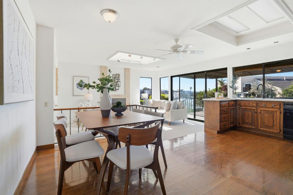 Dining room, Interior, Living room, Recessed Lighting, Wood Texture Flooring