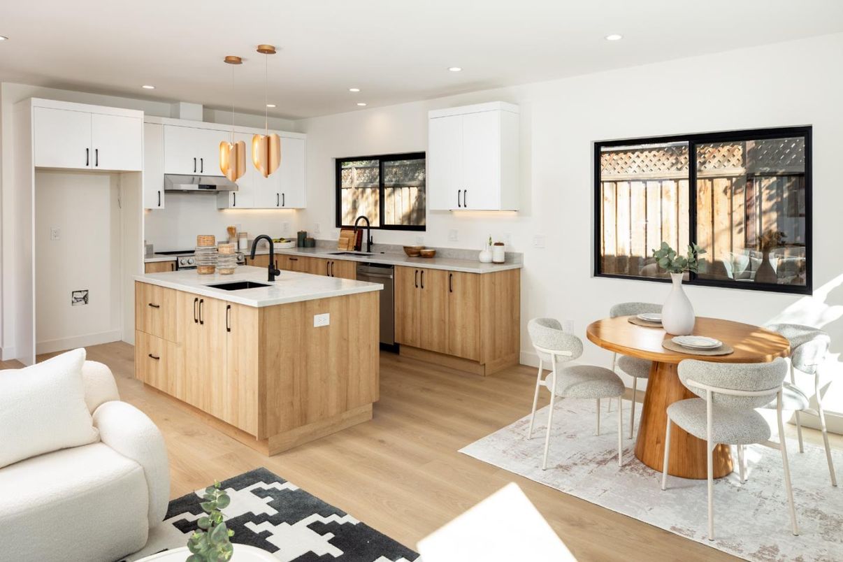 Dining room, Interior, Kitchen, Pendant Lights, Recessed Lighting, Wood Texture Flooring
