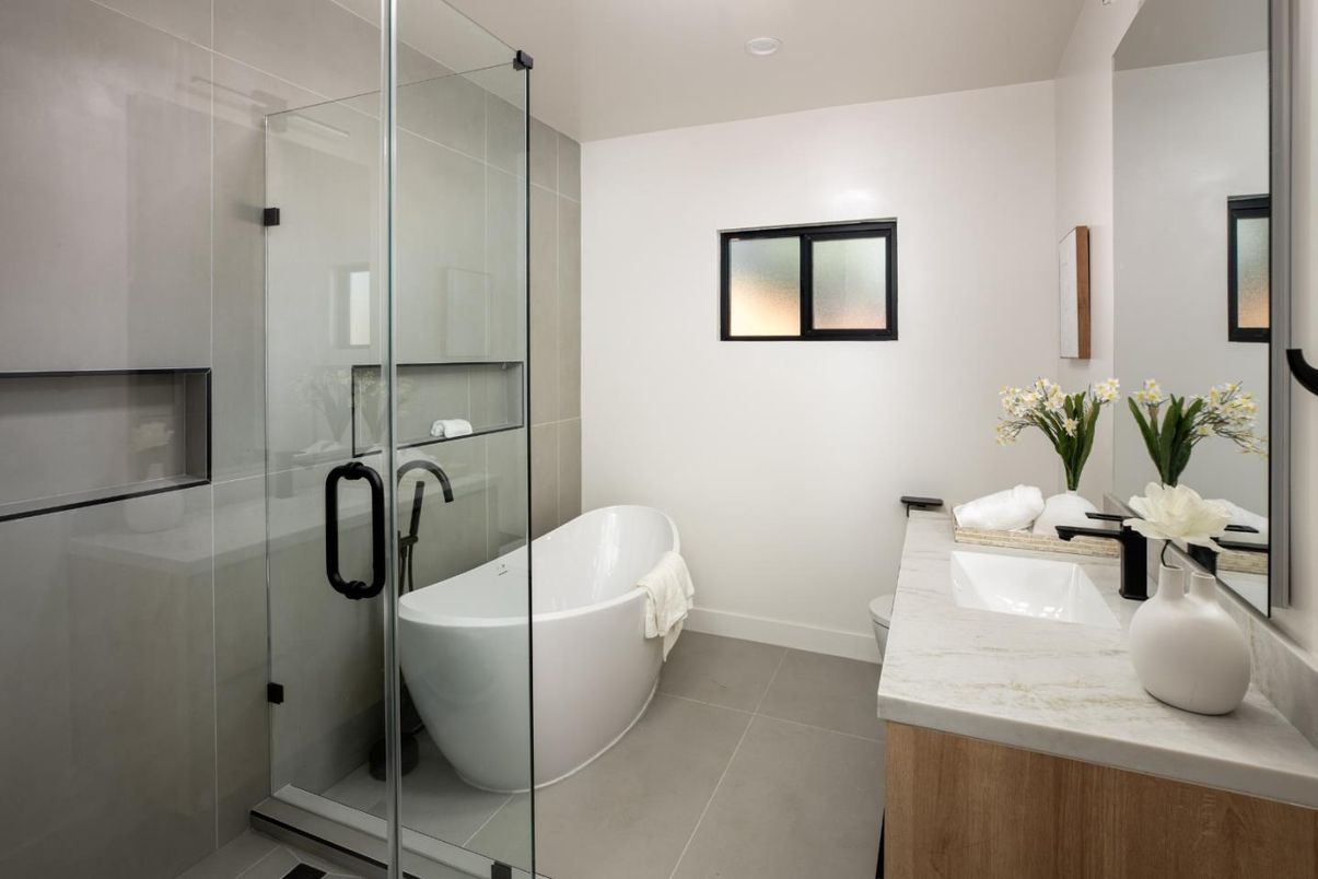 Bathroom, Dual Sink Vanities, Free Standing Baths, Glass Shower, Interior, Recessed Lighting