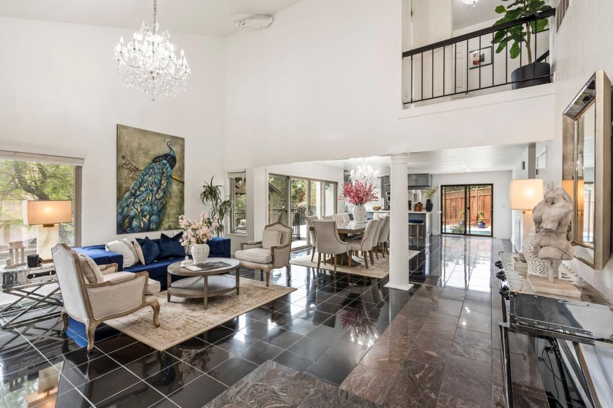 Chandelier, Dining room, Interior, Living room