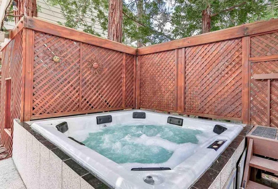 Exterior, Hot Tub
