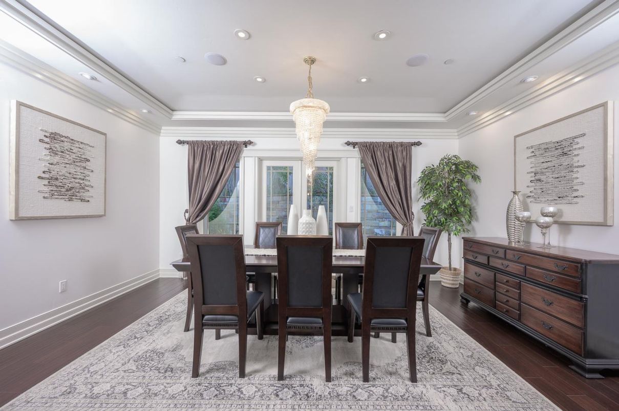 Chandelier, Dining room, Interior, Recessed Lighting, Wood Texture Flooring