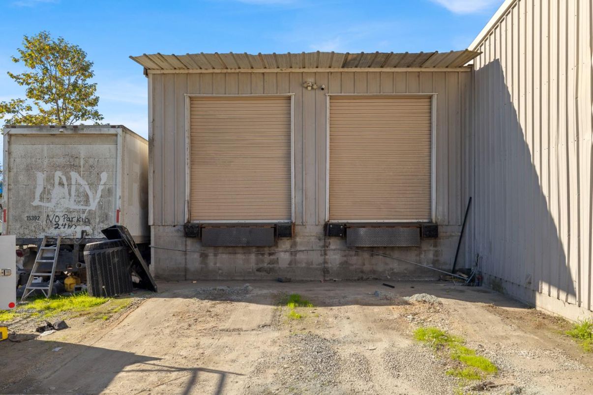 Detached Garage, Exterior