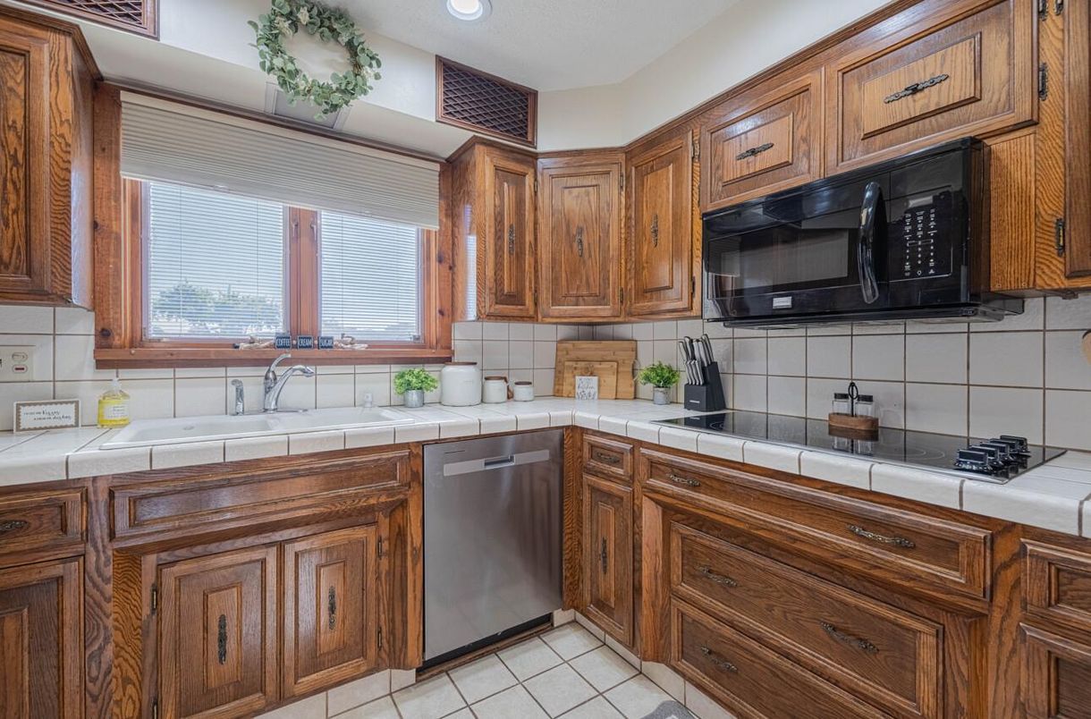 Interior, Kitchen, Recessed Lighting, Tile Countertops