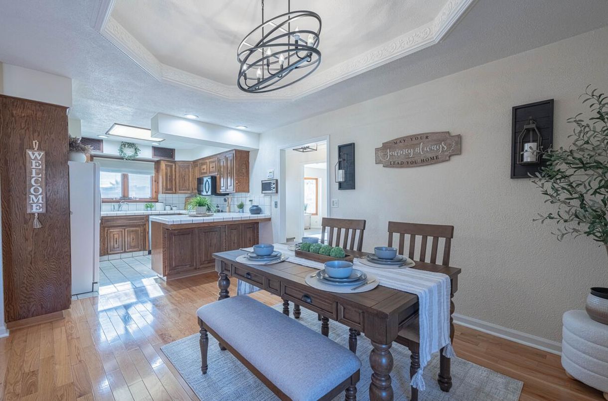 Dining room, Interior, Kitchen, Pendant Lights, Wood Texture Flooring