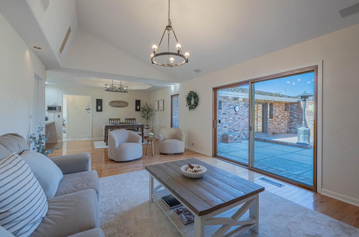Interior, Living room, Pendant Lights, Wood Texture Flooring