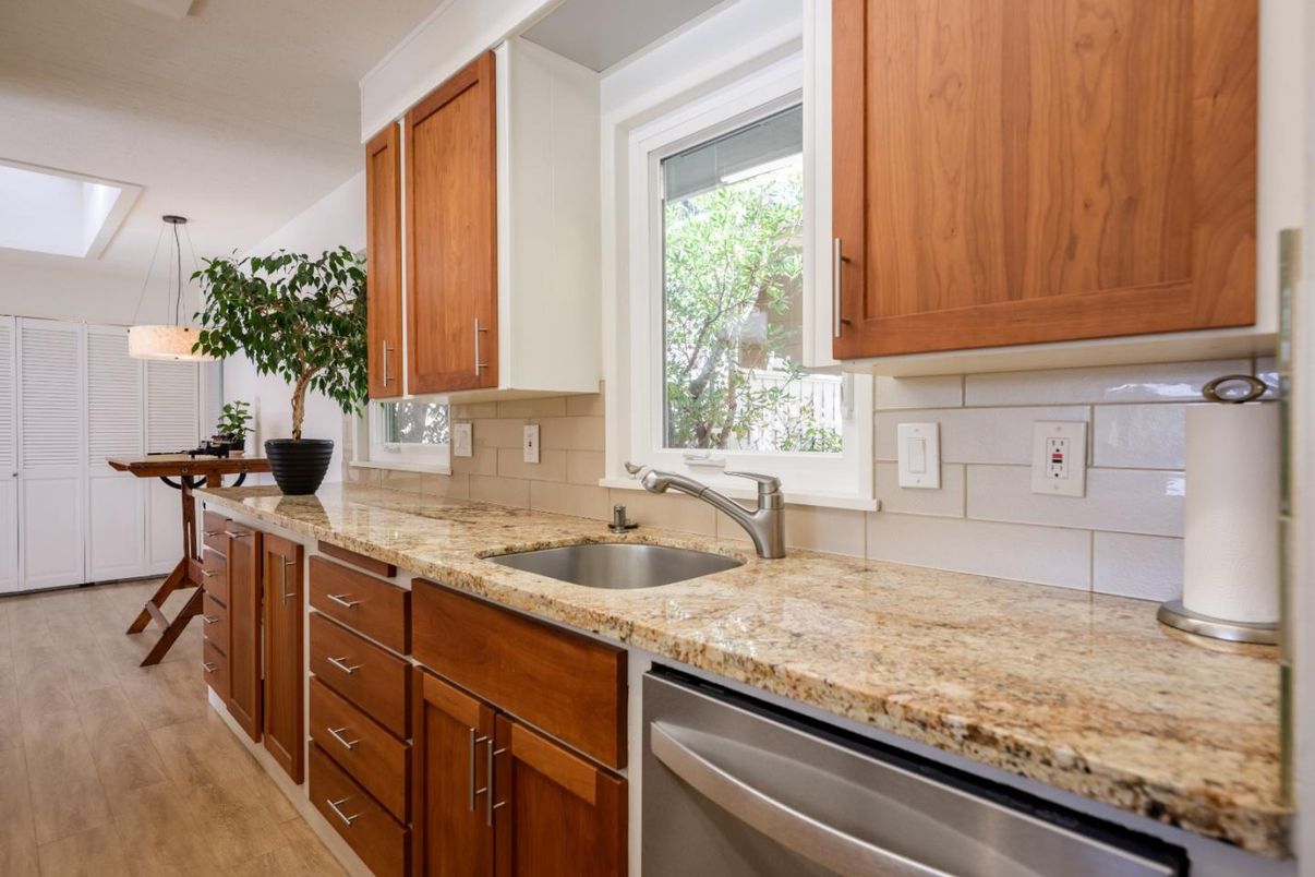 Interior, Kitchen, Pendant Lights, Wood Texture Flooring