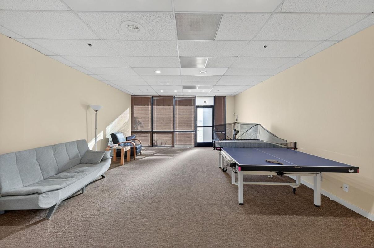 Game Room, Interior, Recessed Lighting