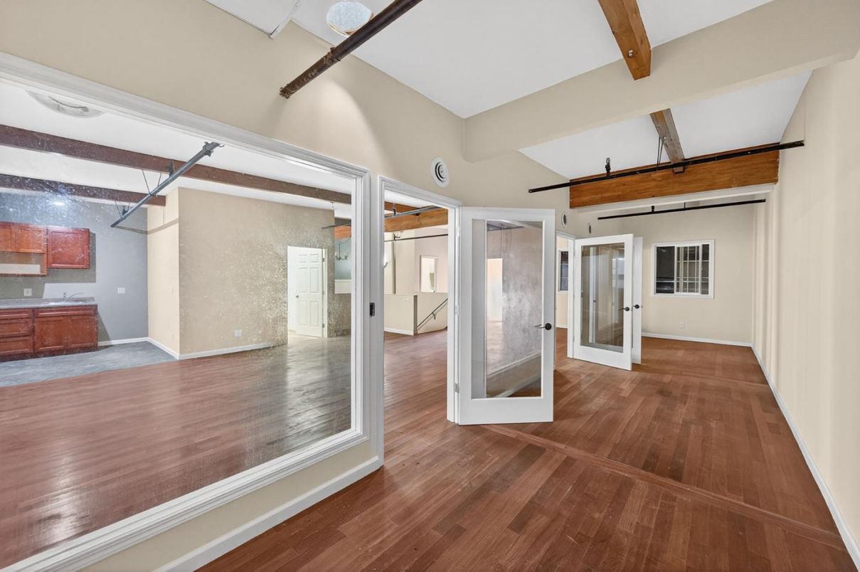 Empty room, Interior, Wooden Beams, Wood Texture Flooring