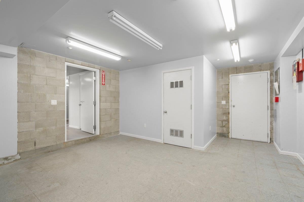 Elevator, Empty room, Interior, Stone Walls