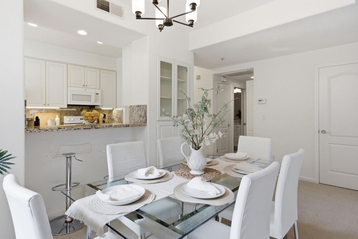 Chandelier, Dining room, Interior, Kitchen, Recessed Lighting