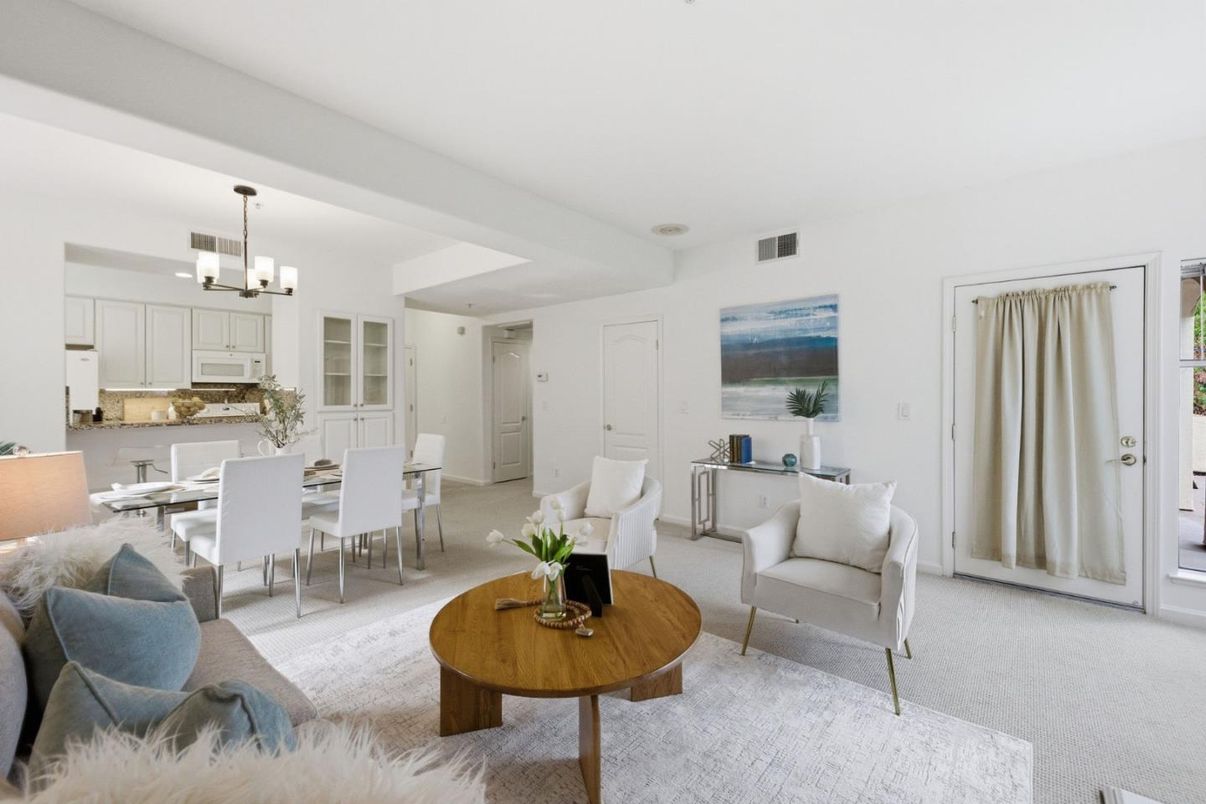 Chandelier, Dining room, Interior, Kitchen, Living room, Pendant Lights