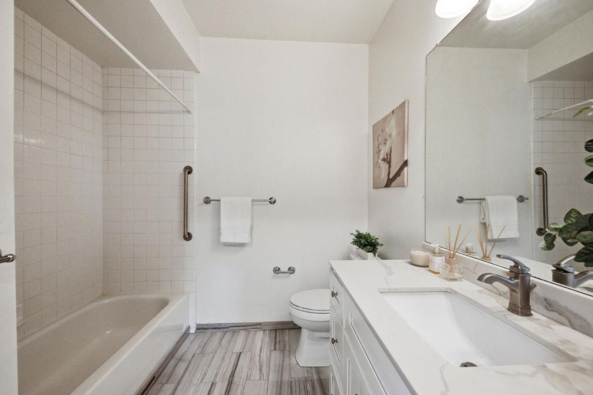 Bathroom, Dual Sink Vanities, Interior, Wood Texture Flooring