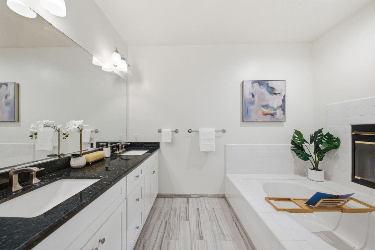 Bathroom, Dual Sink Vanities, Interior