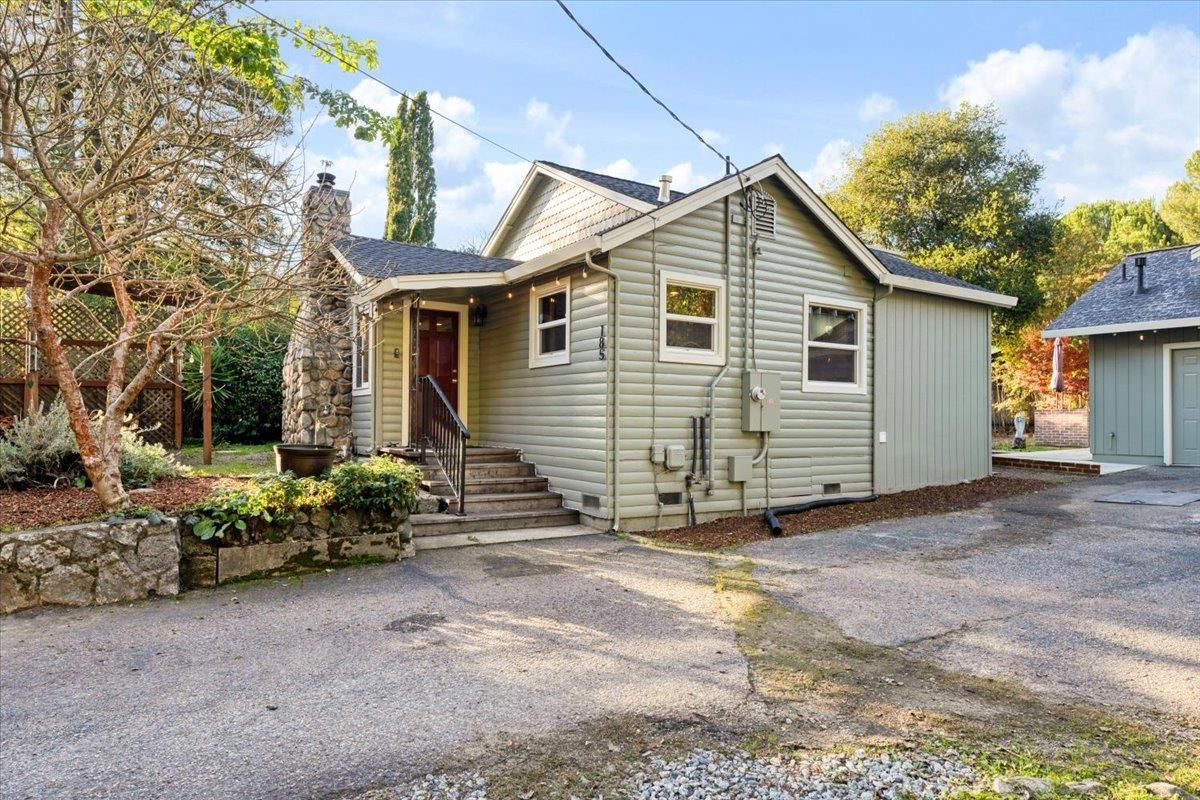 Exterior, Facade, Cape Cod