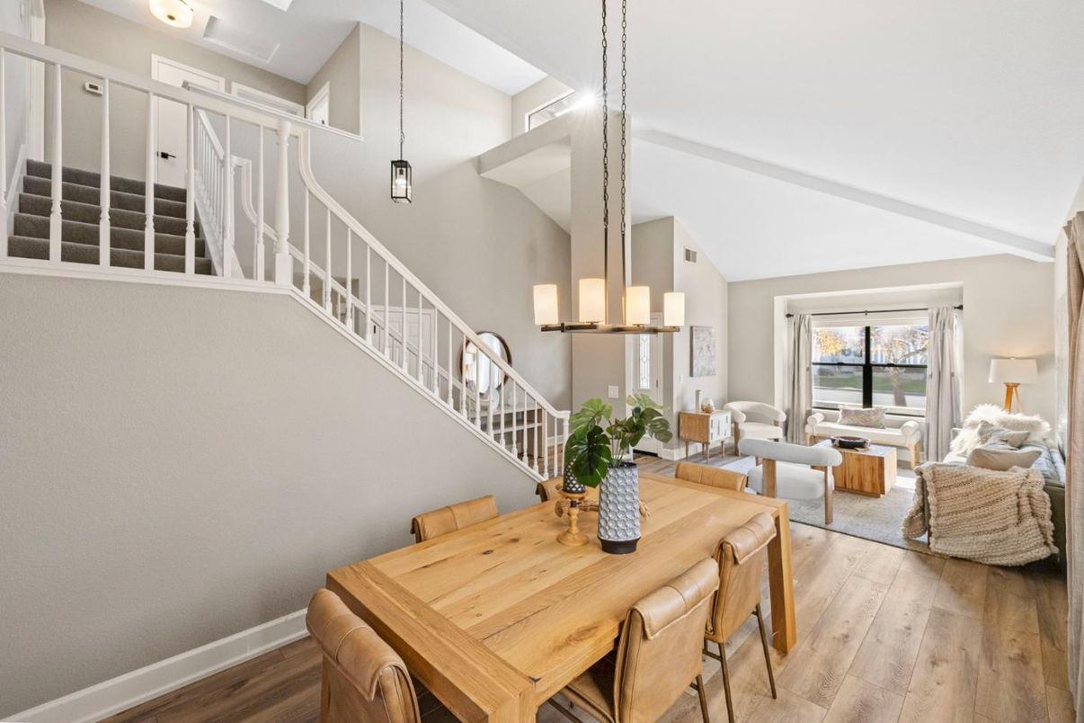 Chandelier, Dining room, Interior, Living room, Pendant Lights, Wood Texture Flooring