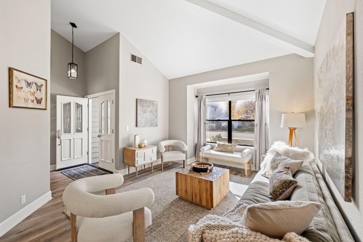 Interior, Living room, Pendant Lights, Wood Texture Flooring