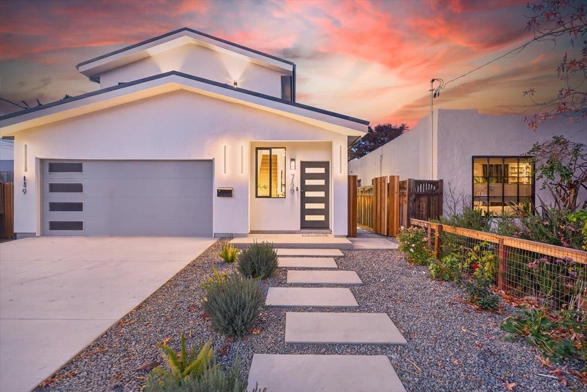 Attached, Exterior, Facade, Modern