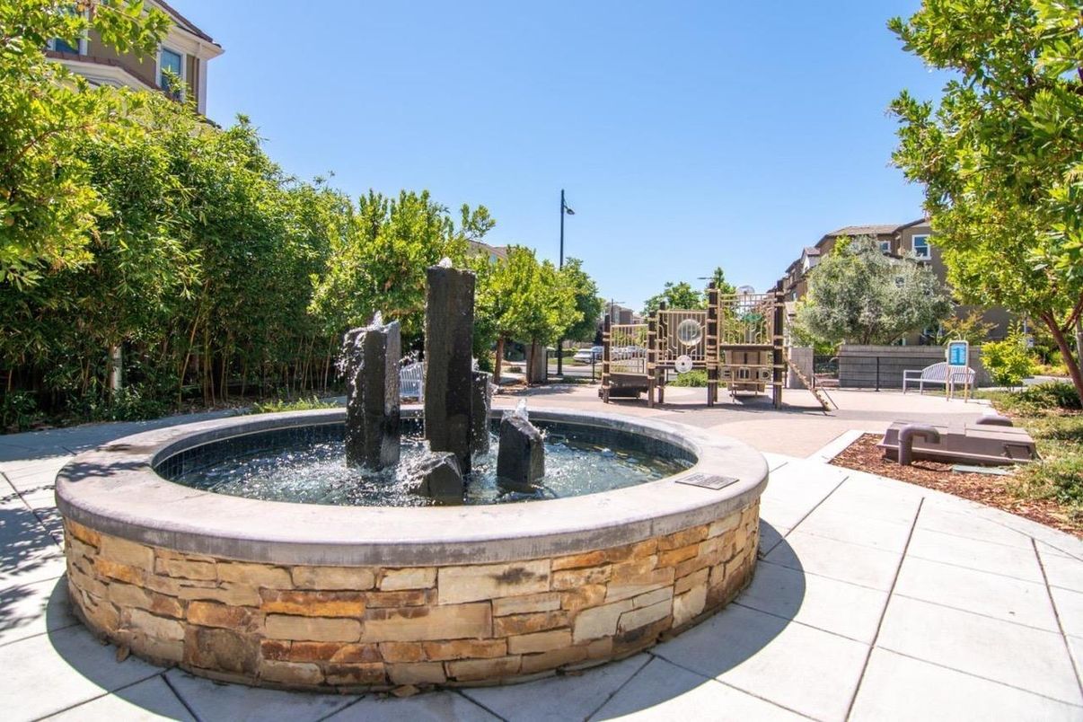 Exterior, Playground, Pool